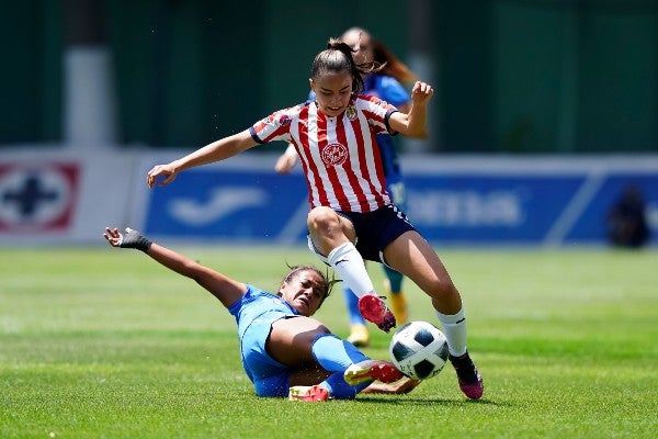 Anette Vázquez frente al Cruz Azul en la Liga MX