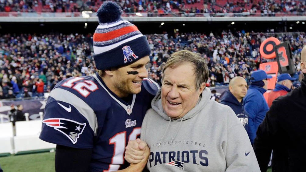 Tom Brady junto a Bill Belichick