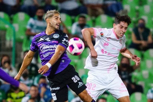 Acción en el Santos vs Mazatlán 