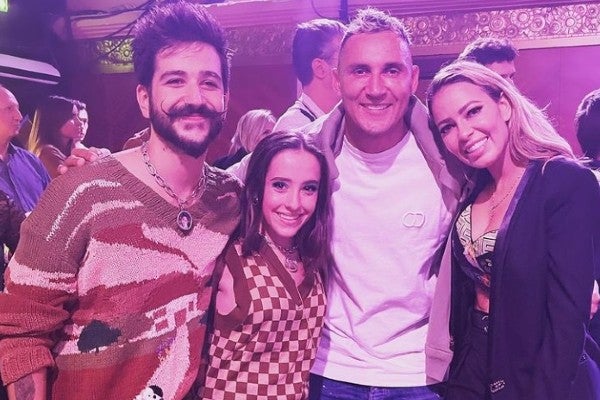 Camilo, Evaluna Montaner, Keylor Navas y Andrea Salas en La Cigale