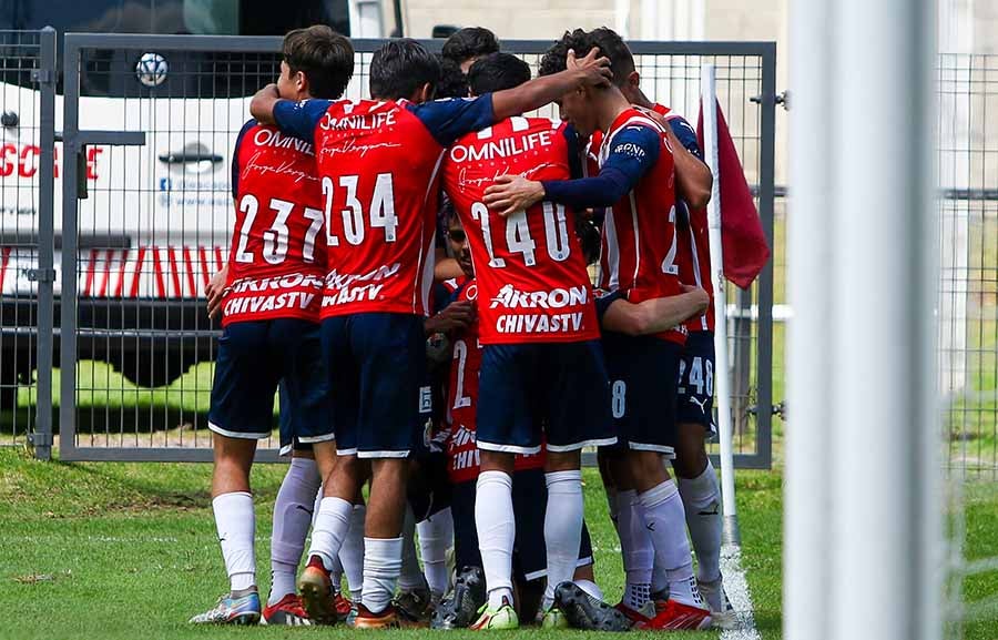 Chivas, tras marcar al Atlas en la categoría Sub 18