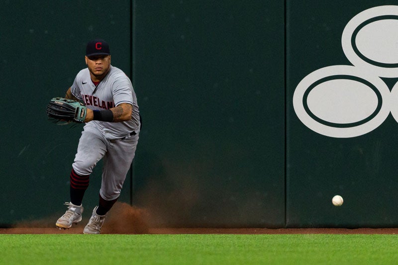 Harold Ramírez va por la pelota