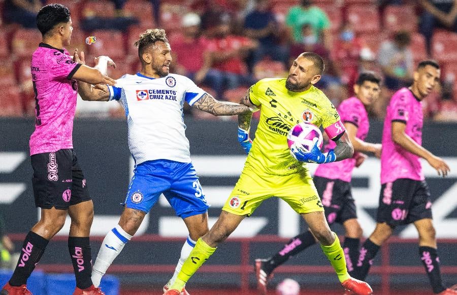 Walter Montoya y Jonathan Orozco protagonziaron conato de bronca al final del juego