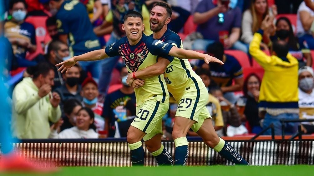 Sánchez festeja su gol