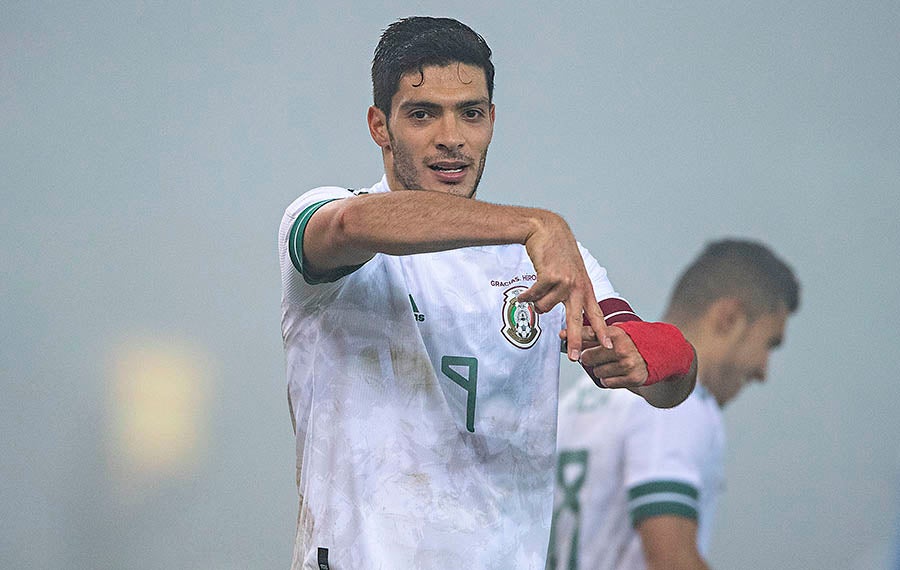 Jiménez celebra gol con el Tricolor