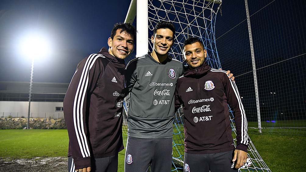 Chucky Lozano, Jiménez y Tecatito en una práctica del Tri