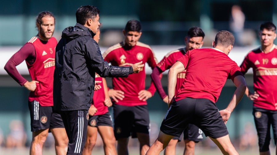 Gonzalo Pineda durante un entrenamiento con Atlanta