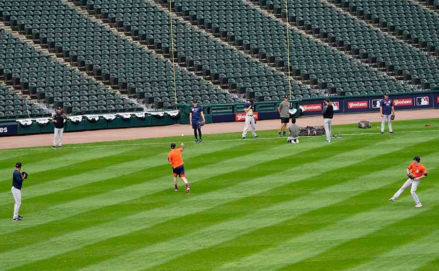 José Urquidy carga con la victoria en el Juego 4 de los Astros: “Se lo  dedico a México” - ClaroSports