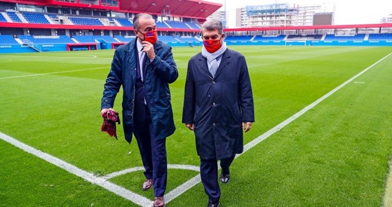 Rafael Yuste junto a Joan Laporta