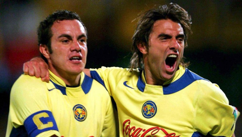 Cuauhtémoc Blanco y Piojo López en festejo con América