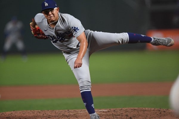 Julio Urías en acción con los Dodgers