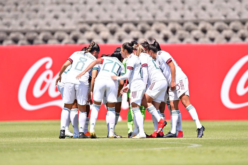 Jugadoras de la Selección Mexicana previo a un partido de preparación