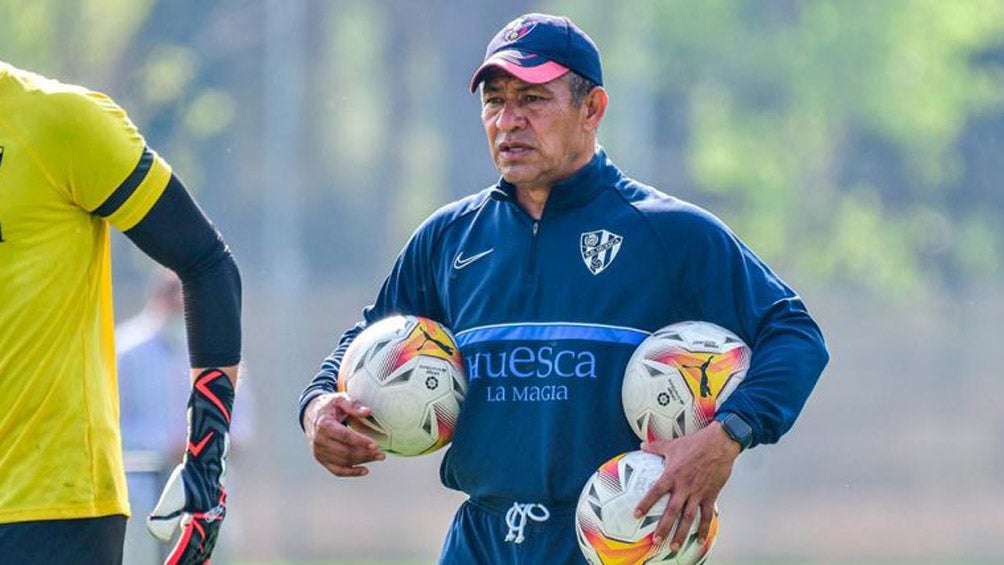 El técnico mexicano durante un entrenamiento 