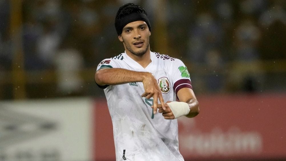 Raúl Jiménez tras anotarle gol a El Salvador