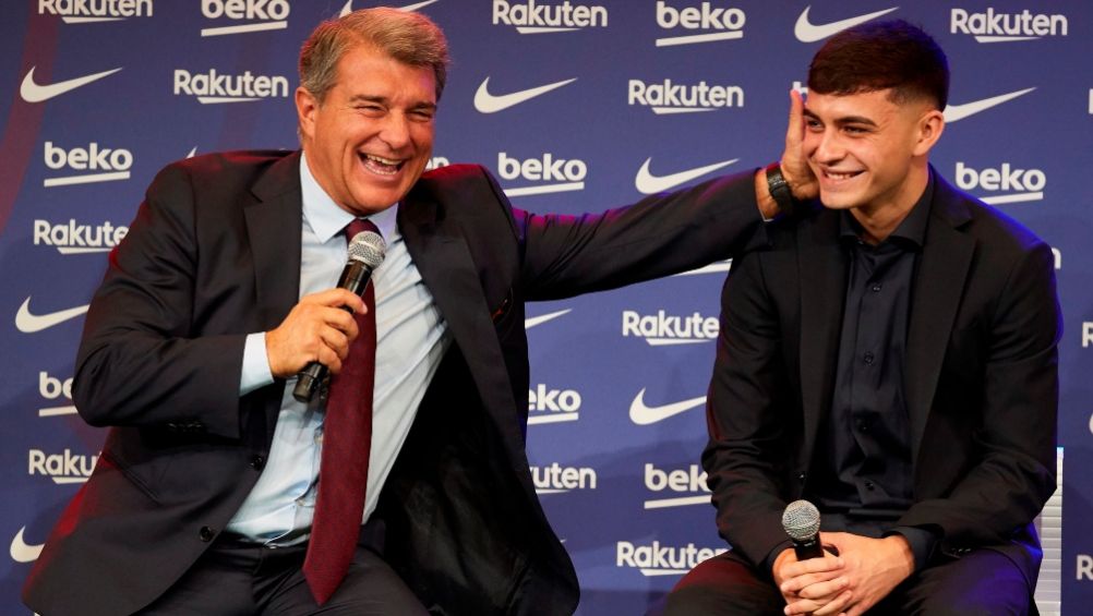 Laporta y Pedri en conferencia de prensa