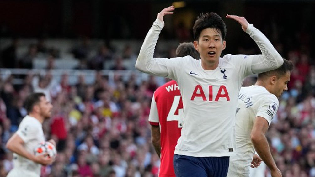 Son Heung-min celebra anotación en favor de los Spurs frente al Arsenal