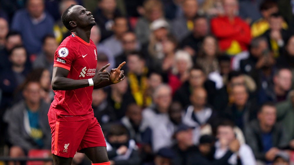 Sadio Mané celebra su gol 100