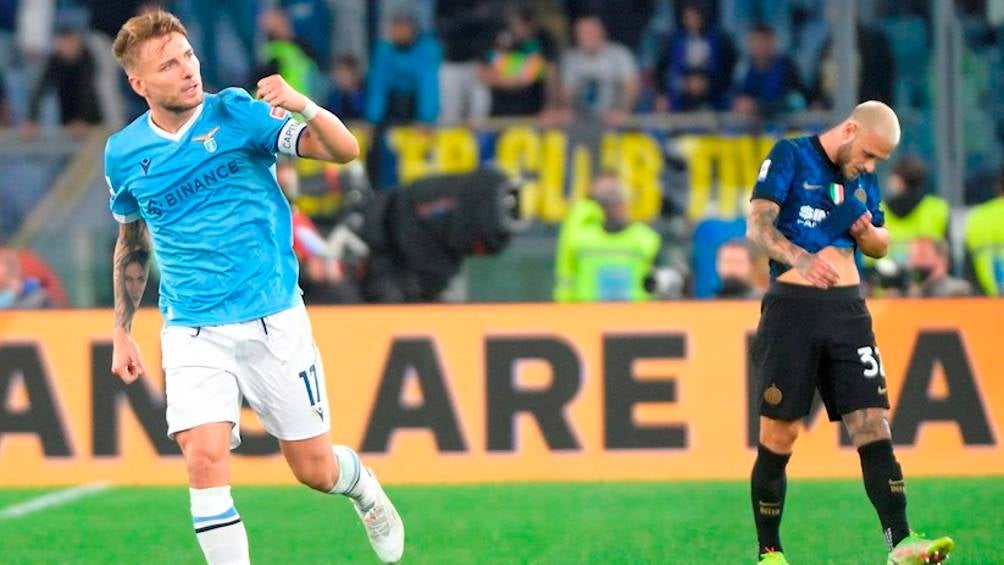 Ciro Immobile celebrando el gol ante el Inter