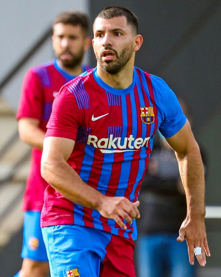 Sergio Agüero durante partido con Barcelona