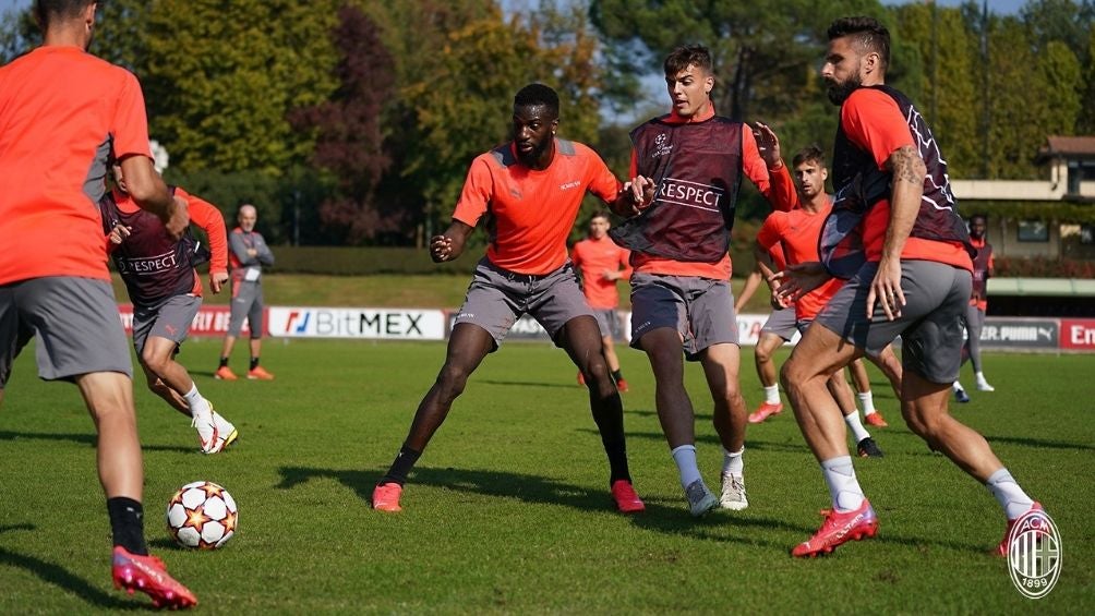 Jugadores del Milan en un entrenamiento 