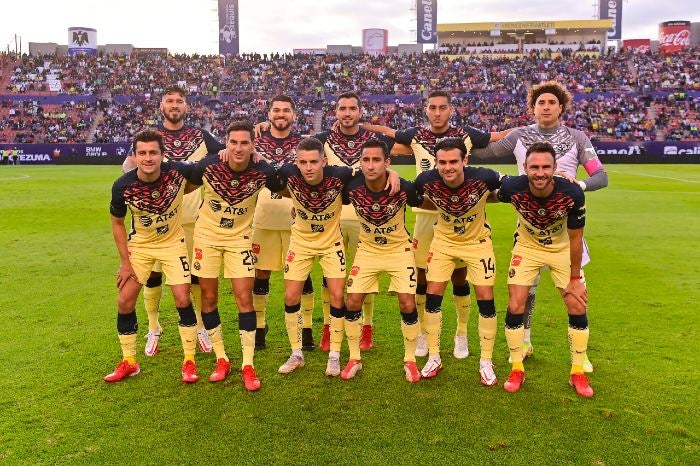 Jugadores de América antes del duelo ante Atlético de San Luis