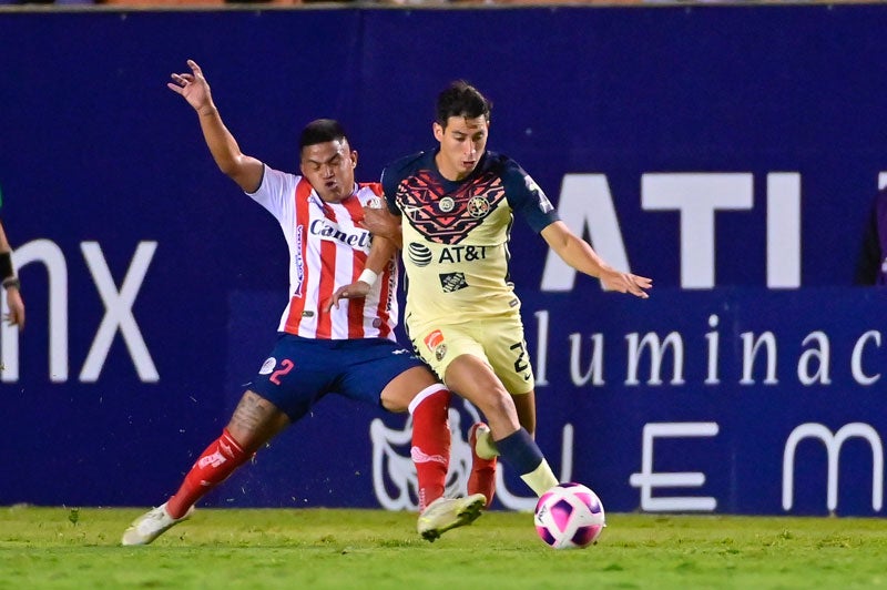 El jugador azulcrema durante el partido contra San Luis