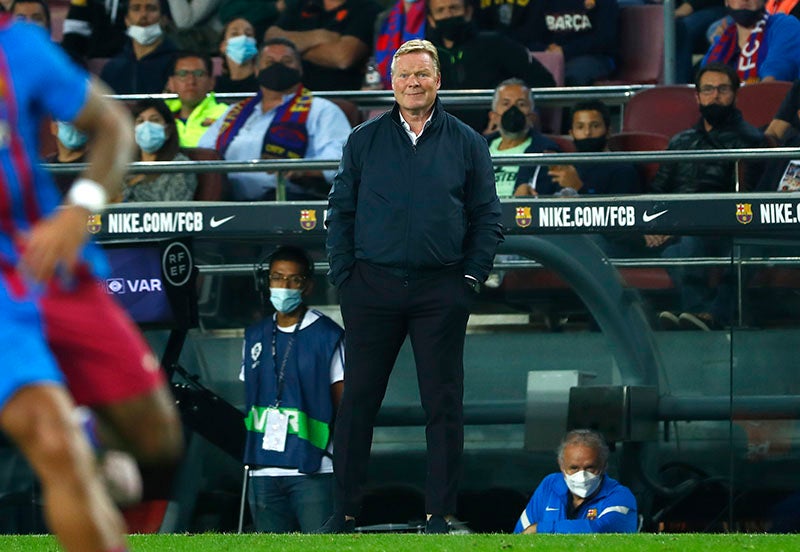 Ronald Koeman durante un duelo del Barcelona 