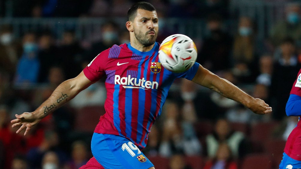 Sergio Agüero durante su debut con el Barcelona 