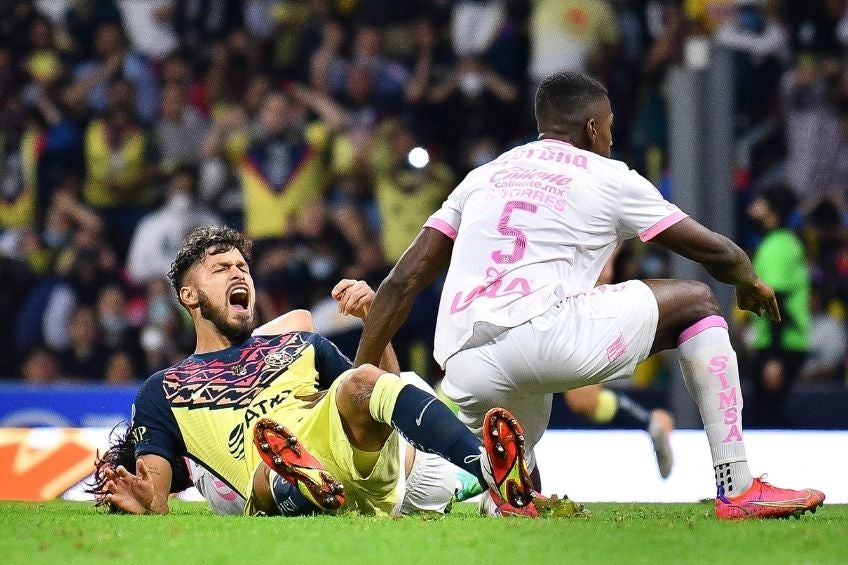 Valdez en el juego con América