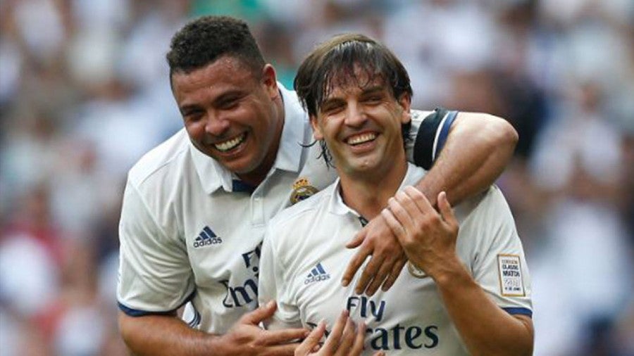 Morientes junto a Ronaldo Nazario