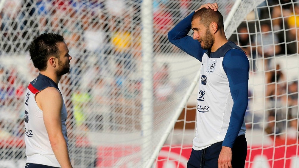 Mathieu Valbuena y Karim Benzema en la concentración de la Selección de Francia en 2015