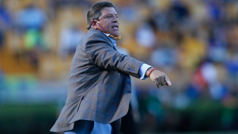 Miguel Herrera en acción con Tigres