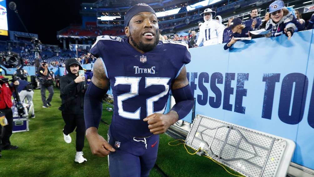 Derrick Henry en un partido con los Titans