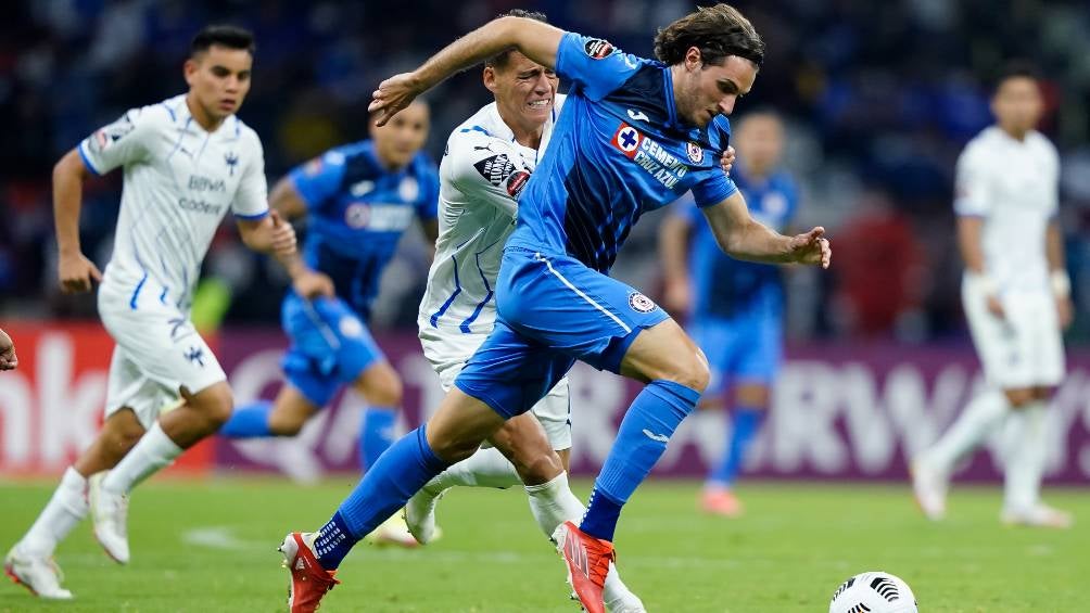 Santiago Giménez con Cruz Azul