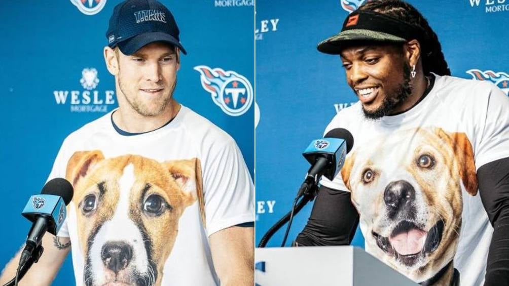 Los jugadores de Titans portaron camisetas con fotos de perritos en adopción