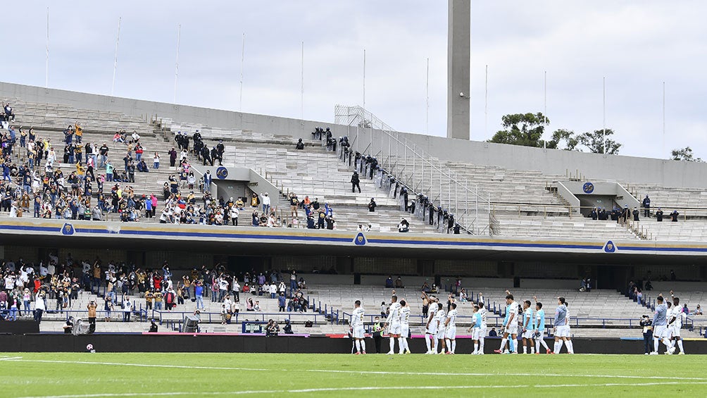 Jugadores de Pumas al final del partido vs Juárez en CU