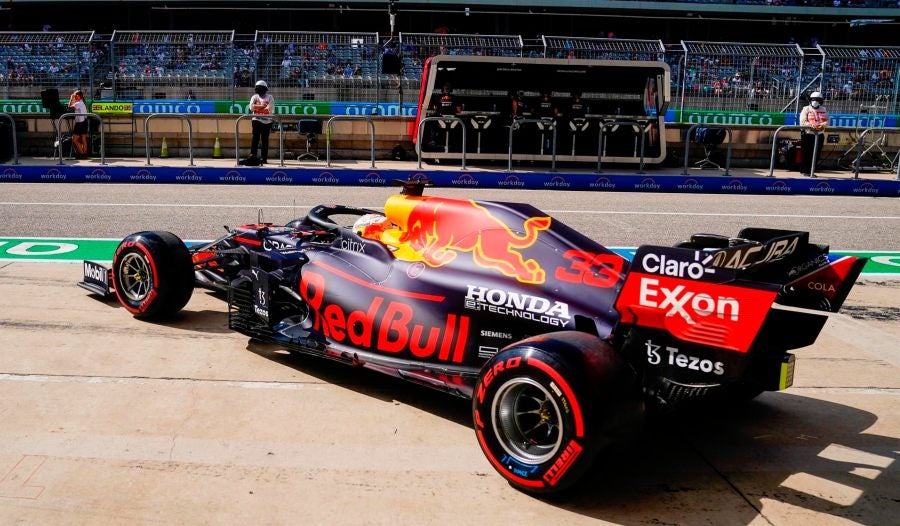 El auto de Max Verstappen en primer día de prácticas