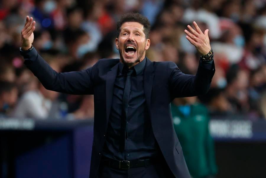 Diego Simeone durante un partido con el Atlético