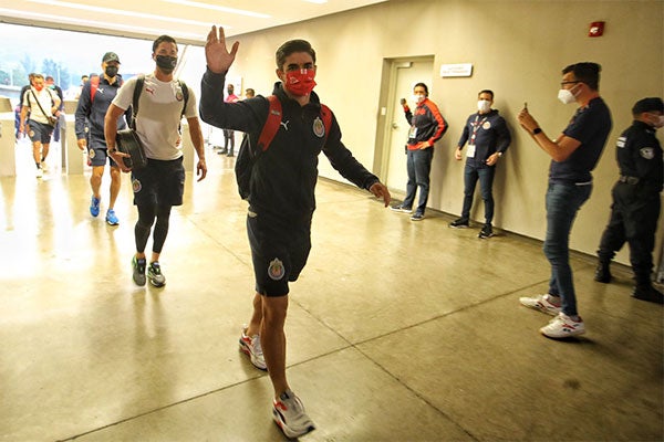 El Cone Brizuela al llegar al estadio 