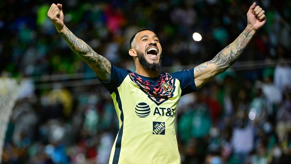 Aguilera en festejo con América