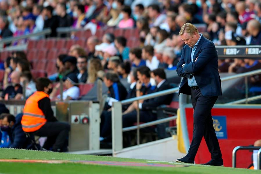 Koeman durante un partido del Barça