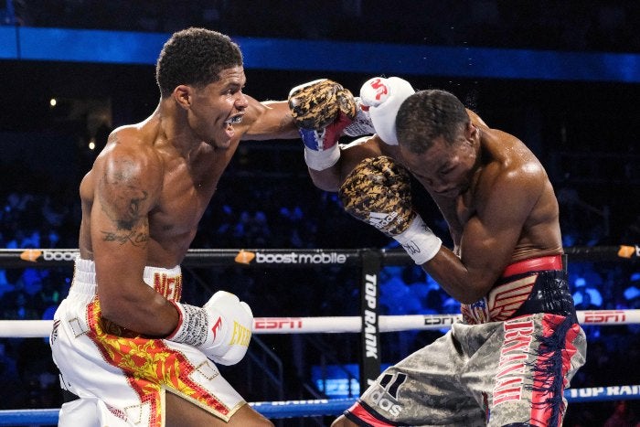 Shakur Stevenson conectando a Jamel Herring