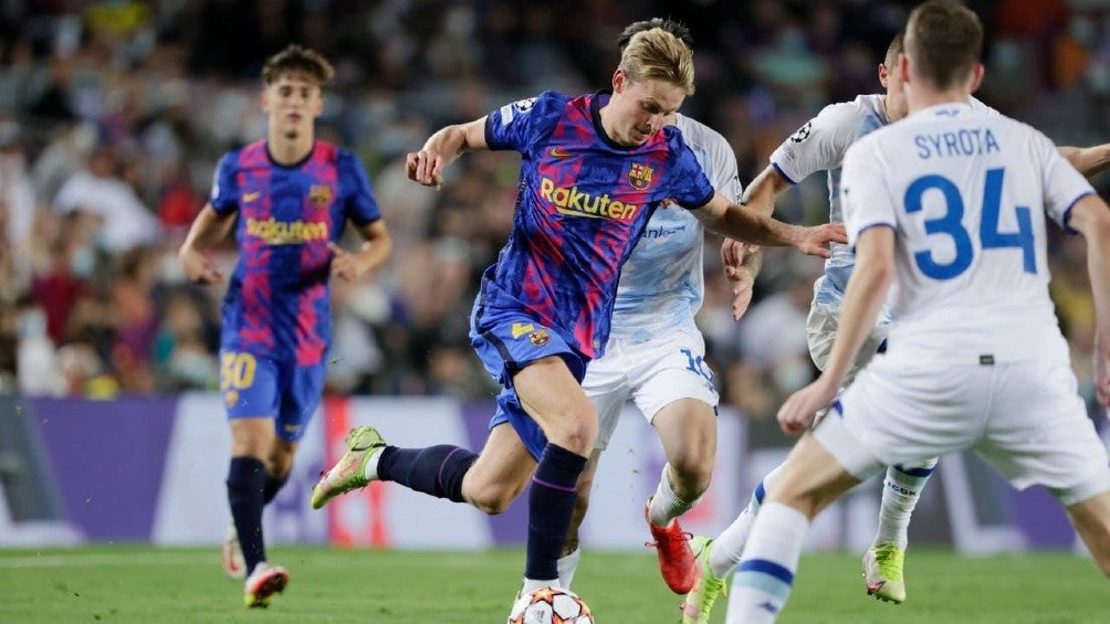 Frenkie De Jong en acción con el Barcelona