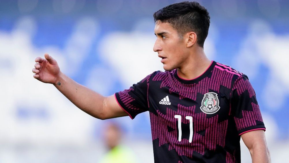 Alejandro Zendejas en festejo con México Sub 23