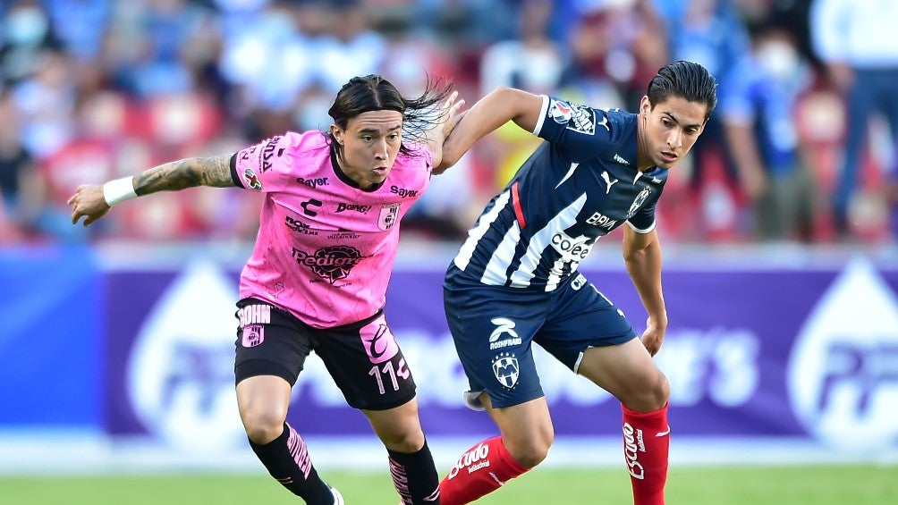 Erick Aguirre durante un partido con Rayados