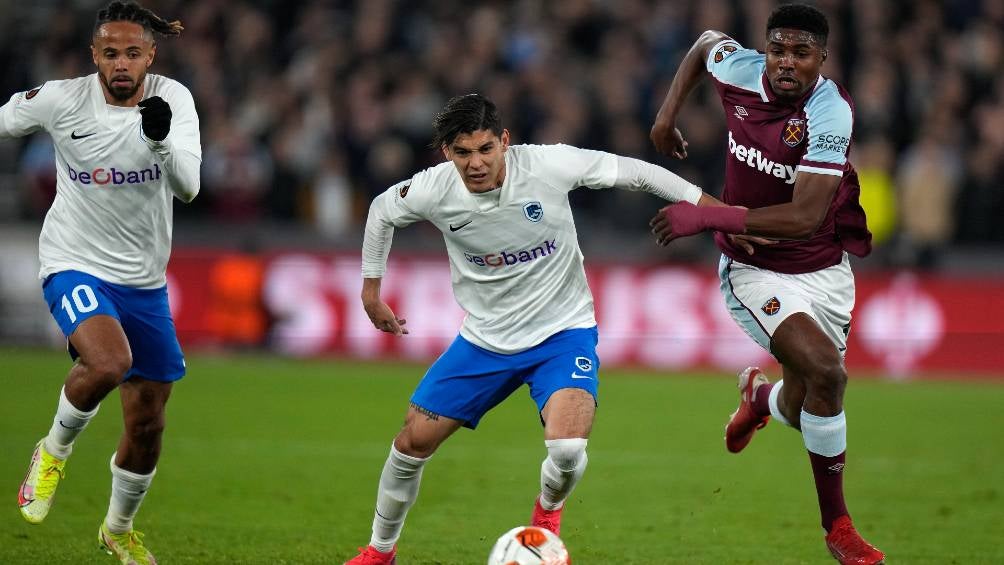 Gerardo Arteaga en un partido con el Genk