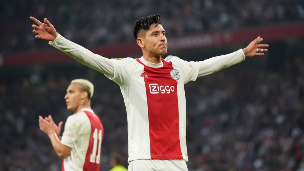 Álvarez en un partido con el Ajax