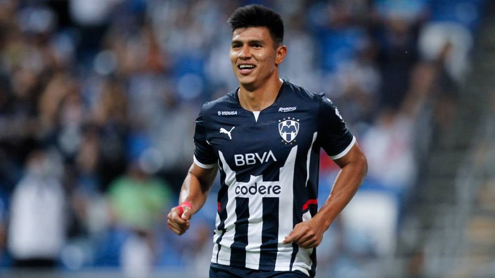 Jesús Gallardo en un partido con Rayados