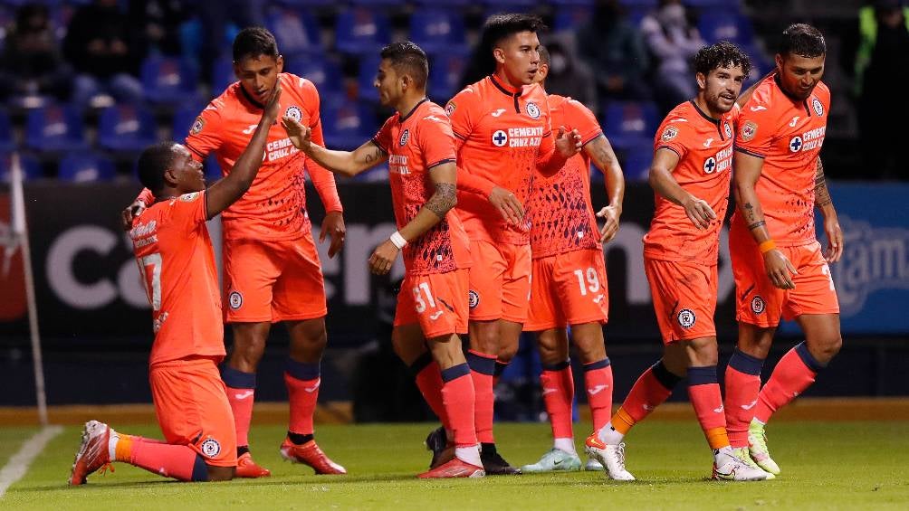 Los jugadores de Cruz Azul celebrando un gol