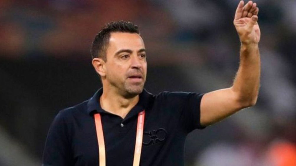 Xavi Hernández dirigiendo al Al-Sadd